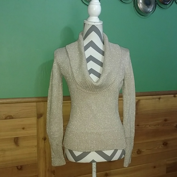 Prize Sweater - Picture 1 of 3